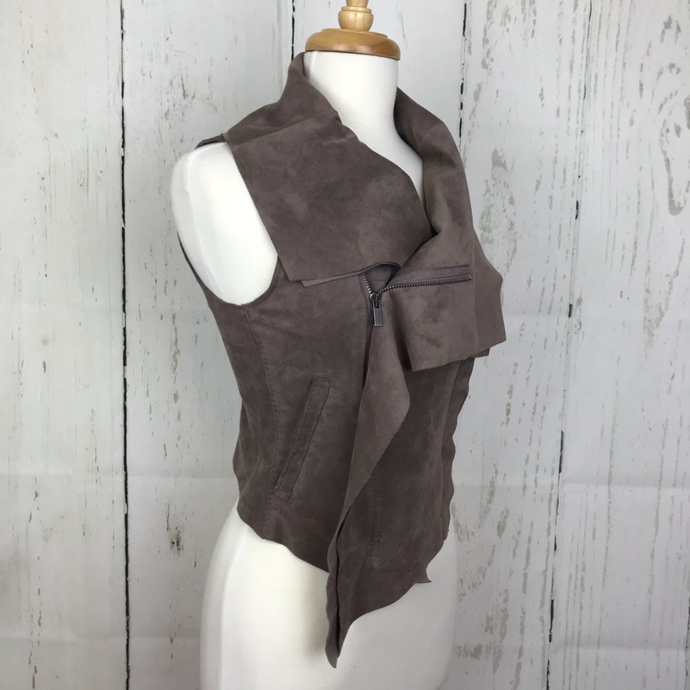 BCBGMaxAzria Vest Faux-Suede Asymmetrical NWOT - Picture 4 of 8